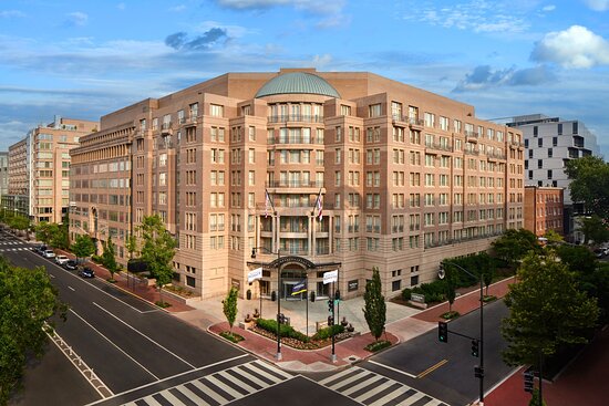 westin-georgetown-elevated